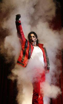 Michael Jackson vuelve a la vida con 'Forever King of Pop'