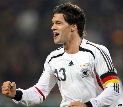 Michael Ballack (Bayer Leverkusen) estará de baja lo que queda de año