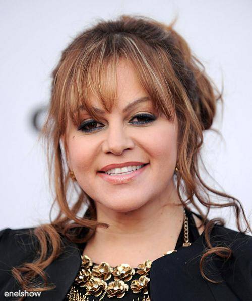 La cantante Jenni Rivera se enfrenta a las autoridades mexicanas