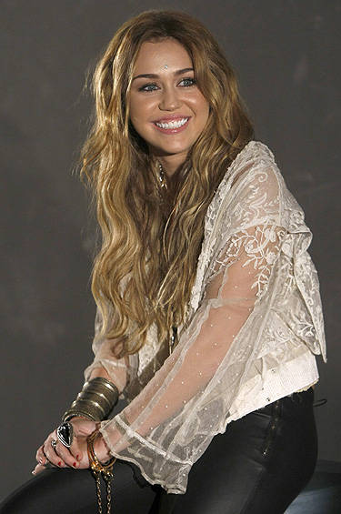 Miley Cyrus ya esta lista para los MTV EMA 2010