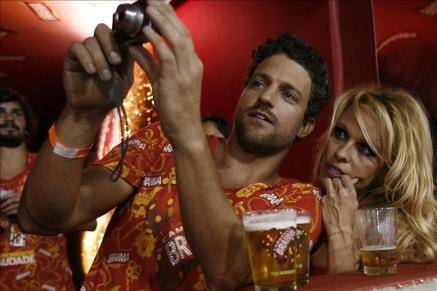 Pamela Anderson, Jude Law y Vincent Cassel disfrutan del Carnaval en Río
