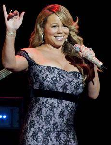 Mariah Carey luce curvas... ¿de embarazada? Mariah Carey luce curvas... ¿de embarazada?