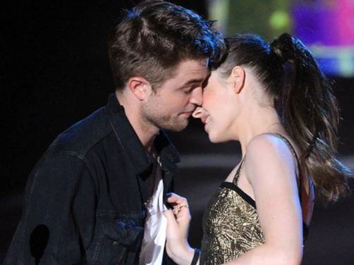 Robert Pattinson: El beso con Kristen Stewart pudo haber sido mejor Robert Pattinson: El beso con Kristen Stewart pudo haber sido mejor