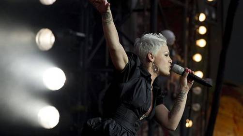 Pink lanza al mercado su nuevo single 'Raise Your Glass'