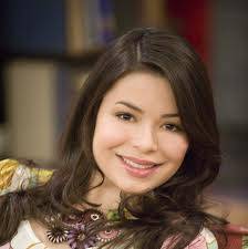 Miranda Cosgrove aparece en iCarly cantando 'Shakespeare'