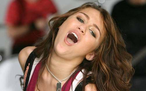 Miley Cyrus copia a Shakira