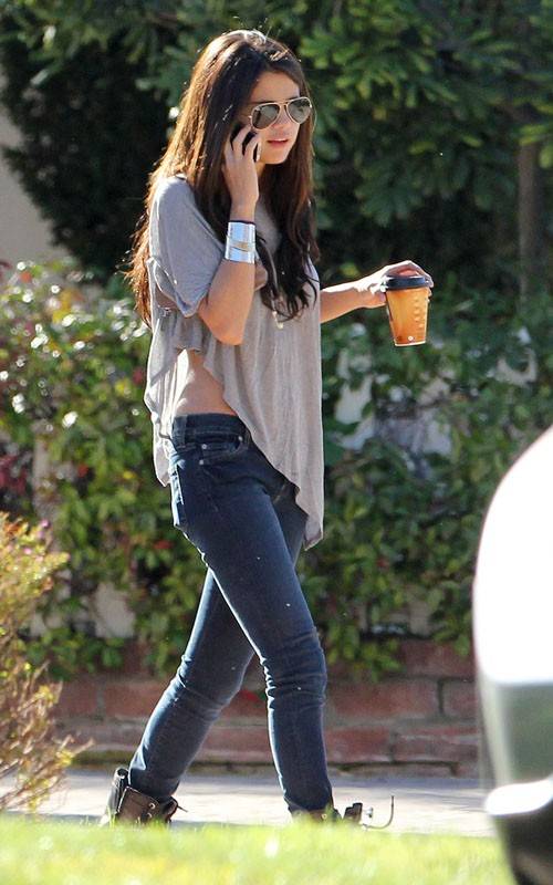 Fotos: Selena Gómez sale a pasear por Los Ángeles