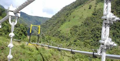 Colombia: Supuestos rebeldes hacen estallar explosivos en el oleducto trasandino