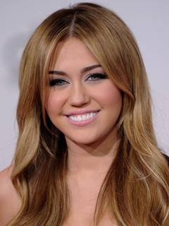 Miley Cyrus será una de las presentadoras de los Grammy 2011