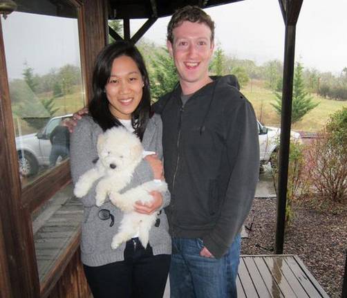 Mark Zuckerberg le crea un perfil de facebook a su mascota