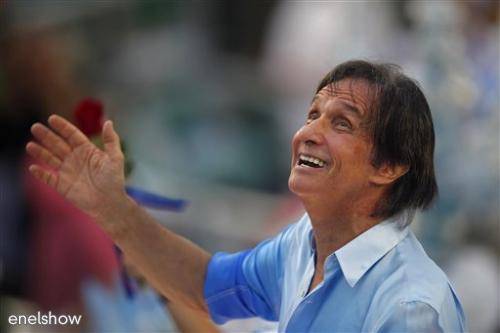 Roberto Carlos desfila en Carnaval de Río