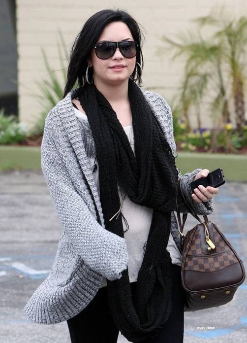 Video: Demi Lovato acompaña a su hermana al set de 'Mujeres Desesperadas'