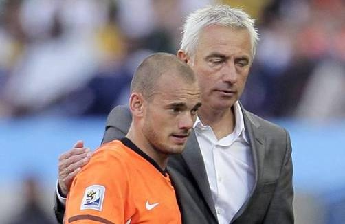 Wesley Sneijder: 'Tendremos un cuidado especial al balón en el mediocampo ante España' Wesley Sneijder: 'Tendremos un cuidado especial al balón en el mediocampo ante España'