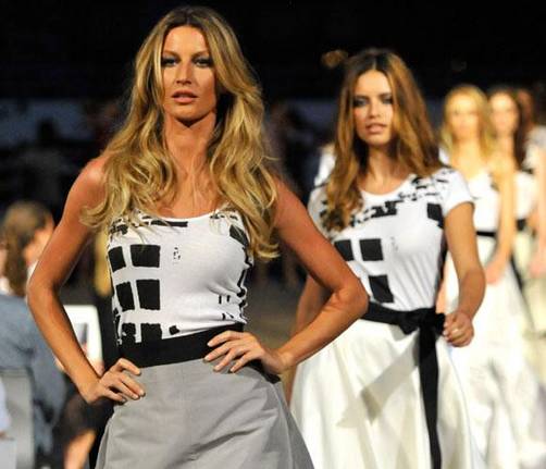 Gisele Bündchen, Naomi Campbell y Adriana Lima se unieron en desfile