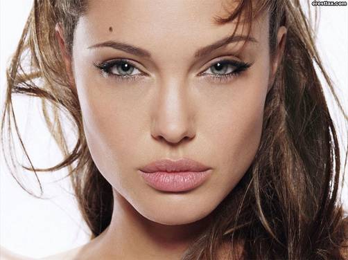 Angelina Jolie está envidiosa de su hija Shiloh