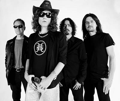 Rinden tributo a Héroes del Silencio y Enrique Bunbury