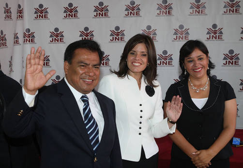 Elecciones 2011: Partido Aprista inscribe a su candidata presidencial Mercedes Aráoz