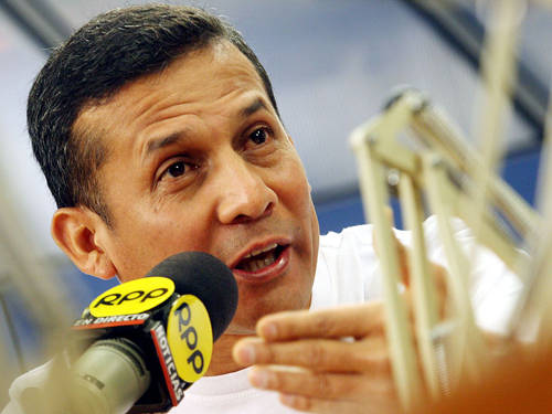 Ollanta  Humala dispara contra sus rivales