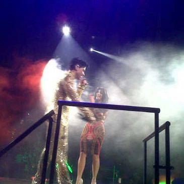 Kim Kardashian se paralizó cuando Prince la subió al escenario en un concierto