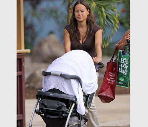 Novia de Owen Wilson de paseo con bebé de ambos