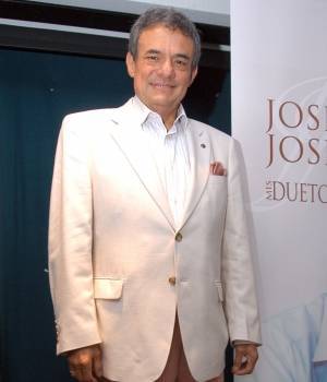 José José se recupera de una parálisis facial