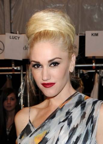 El motivo del lapiz labial rojo de Gwen Stefani