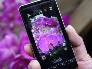 Altek presenta nuevo teléfono cámara basado en Android