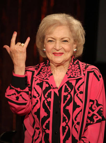 Betty White: No soporto a Charlie Sheen y Lindsay Lohan