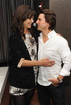 Tom Cruise detallista con Katie Holmes aún le regla rosas todos los días