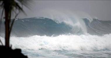 El huracán 'Otto' se mueve a gran velocidad en medio del Atlántico