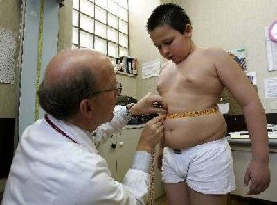 Dormir menos de 9 horas diarias aumenta el riesgo de obesidad infantil