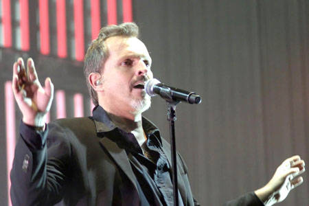 Miguel Bosé a favor del desminado en el hemisferio