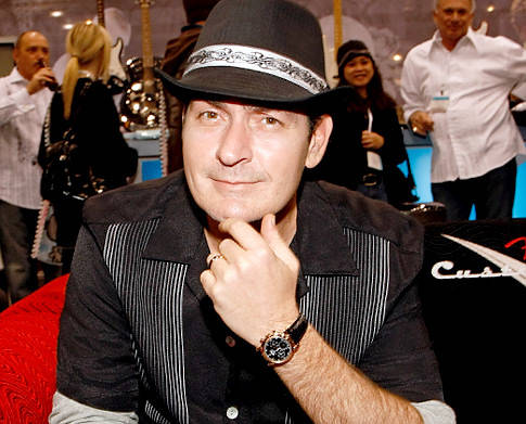 Charlie Sheen quiere participar en The Walking Dead