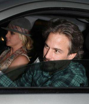 Noviazgo de Britney Spears sería una farsa