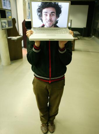Facebook corta dos proyectos artísticos sobre eliminación de perfiles Facebook corta dos proyectos artísticos sobre eliminación de perfiles