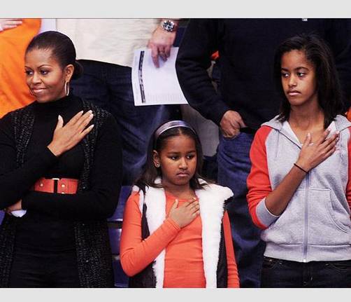 Michelle Obama no deja que sus hijas usen Facebook