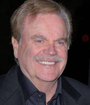'Los Ángeles de Charlie' regresan de la mano de Robert Wagner