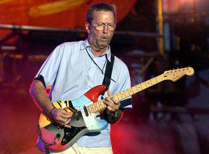 Eric Clapton pondrá en subasta 70 de sus guitarras