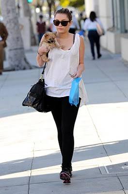 Fotos: Miley Cyrus sale de paseo por los Ángeles con su nuevo amigo