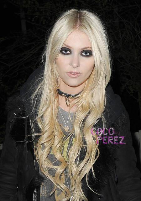 Fotos: Taylor Momsen se presentó en bragas para el estreno de 'Never Say Never'