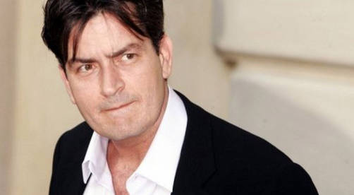 Charlie Sheen: Policía confisca una pistola antigua y municiones en casa del actor