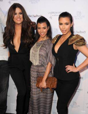 Las Kardashian lucen provocadores escotes