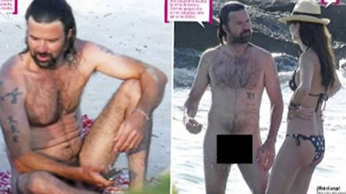 Vocalista Pau Donés de Jarabe de Palo se desnuda en las playas de Ibiza