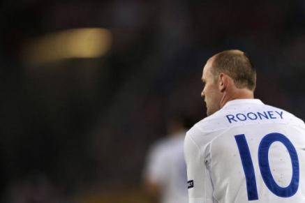 Rooney y su mujer piden a los medios que respeten su vida privada