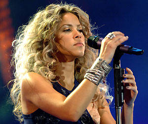 Shakira y Plan B actuarán en la entrega de los MTV EMAS