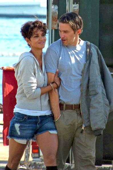 Olivier Martinez fue a conocer a la madre de su novia Halle Berry