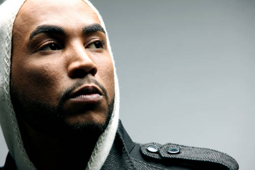 Don Omar produciría versión de 'We no speak americano'