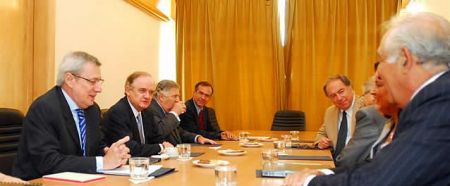 INEXACTA DECLARACIÓN DE EX CANCILLERES CHILENOS INEXACTA DECLARACIÓN DE EX CANCILLERES CHILENOS