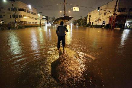 Río de Janeiro pide ayuda militar por la lluvia que causó al menos 37 muertes