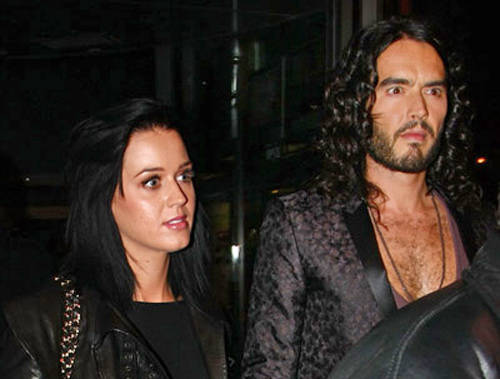 Russell Brand molesto con el estilo de vida de su esposa Katy Perry
